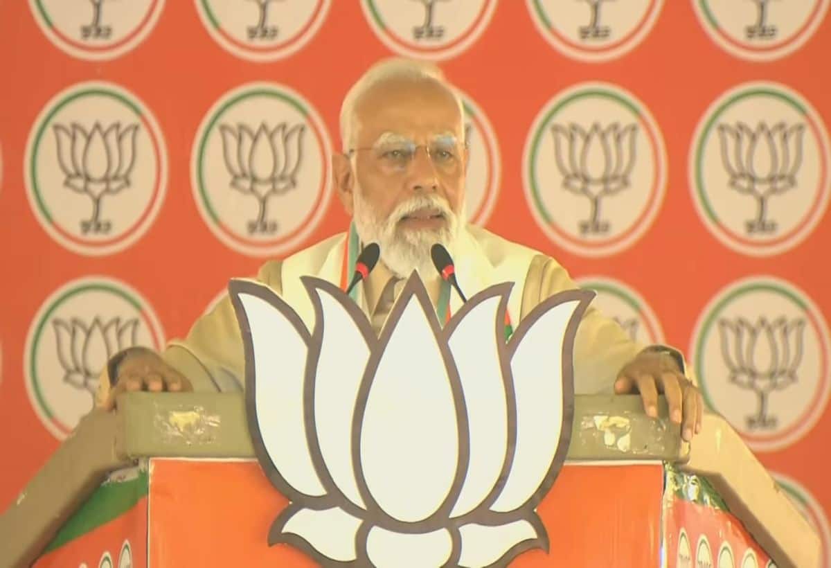 'कांग्रेस के लोग BJP से नहीं, एक-दूसरे से लड़ रहे हैं', बालाघाट में विपक्ष पर बरसे पीएम मोदी