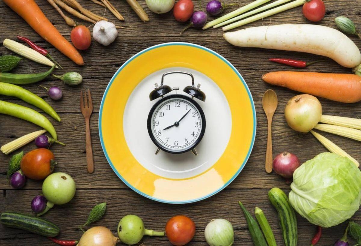 Meal Time: वक्त पर भोजन करेंगे तो सेहत रहेगी चकाचक, जानिए कब करें ब्रेकफास्ट-लंच-डिनर