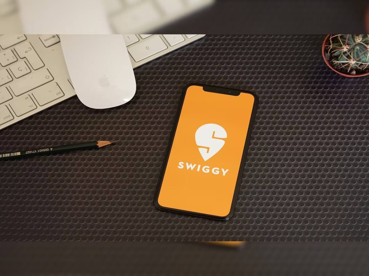 IPO से पहले Swiggy अमीर निवेशकों को दे रही 20% डिस्काउंट पर शेयर, वैल्यूएशन बढ़कर पहुंचा Zomato के करीब