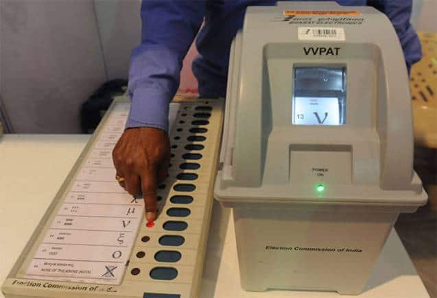 VVPAT याचिका पर चुनाव आयोग को सुप्रीम कोर्ट ने भेजा नोटिस, कांग्रेस ने बताया 'महत्वपूर्ण कदम' VVPAT याचिका पर चुनाव आयोग को सुप्रीम कोर्ट ने भेजा नोटिस, कांग्रेस ने बताया 'महत्वपूर्ण कदम'