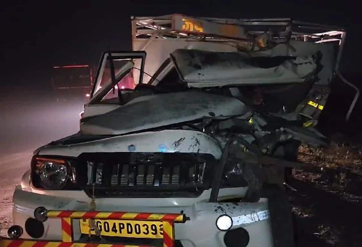 छत्तीसगढ़ के बेमतरा में भीषण सड़क हादसा, पिकअप ने गाड़ी को मारी टक्कर, 10 की मौत 23 घायल