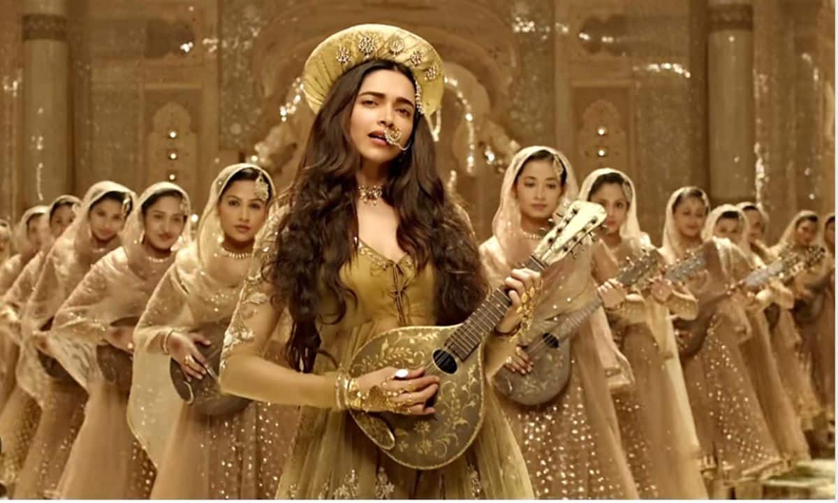 Oscar के ऑफिशियल पेज पर Deepika Padukone के हिट गाने ‘दीवानी मस्तानी’ को मिली जगह, रणवीर सिंह ने जाहिर की खुशी Oscar के ऑफिशियल पेज पर Deepika Padukone के हिट गाने ‘दीवानी मस्तानी’ को मिली जगह, रणवीर सिंह ने जाहिर की खुशी