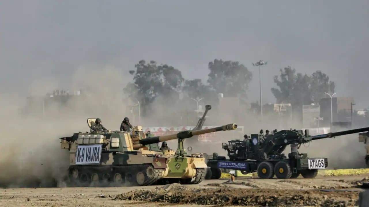 Defence stocks की रैली से चूक गए? Chris Wood ने बताया कब ले सकते हैं फ्रेश एंट्री