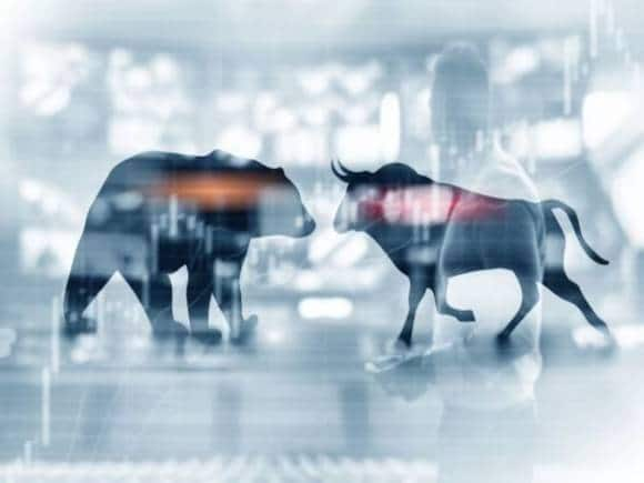 Stock Market Opening Bell: Sensex-Nifty में गिरावट, लेकिन इन शेयरों के दम पर निवेशकों ने कमाए ₹49000 करोड़