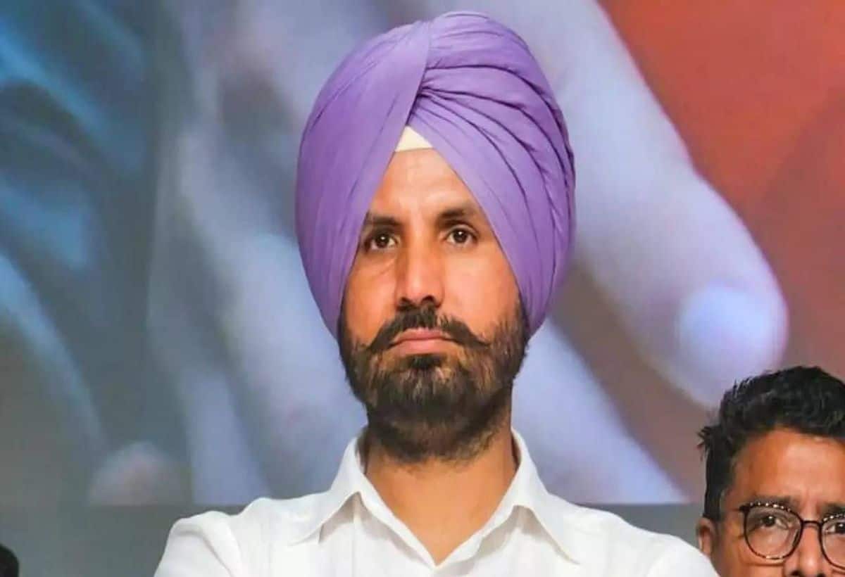 'पुलवामा अभी भी एक बड़ा रहस्य, चुनाव के दौरान BJP...' चन्नी के बाद एक और कांग्रेस नेता का विवादित बयान