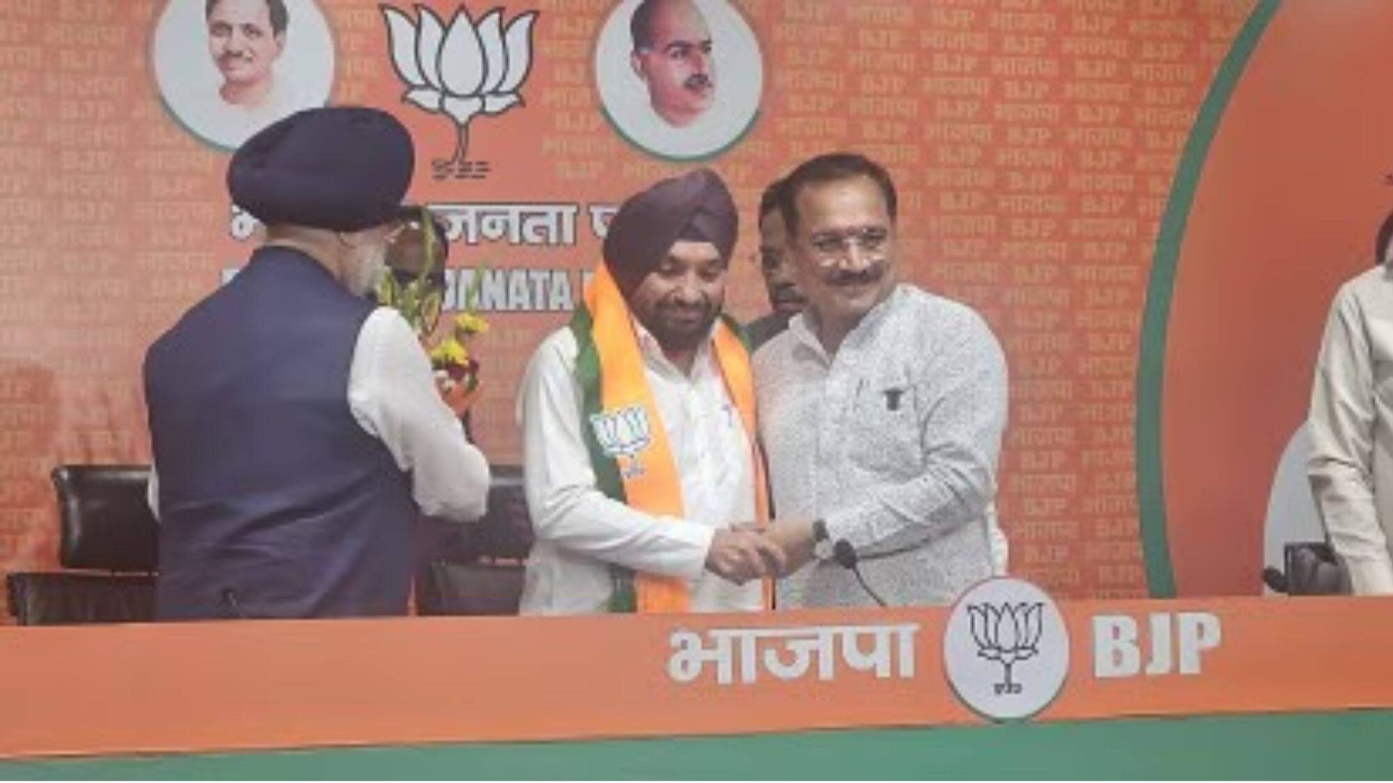 कांग्रेस को दिल्ली में झटका, अरविंदर सिंह लवली ने थामा बीजेपी का दामन, हाल ही में प्रदेश अध्यक्ष पद से दिया था इस्तीफा