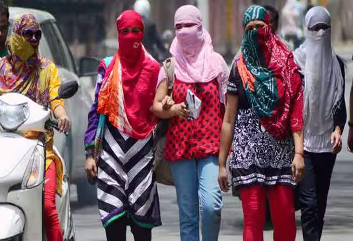 Heatwave Alert: कर्नाटक के उत्तरी क्षेत्र में लू का अलर्ट जारी, बेंगलुरु में बारिश के आसार, दिल्ली में भीषण गर्मी की आशंका Heatwave Alert: कर्नाटक के उत्तरी क्षेत्र में लू का अलर्ट जारी, बेंगलुरु में बारिश के आसार, दिल्ली में भीषण गर्मी की आशंका