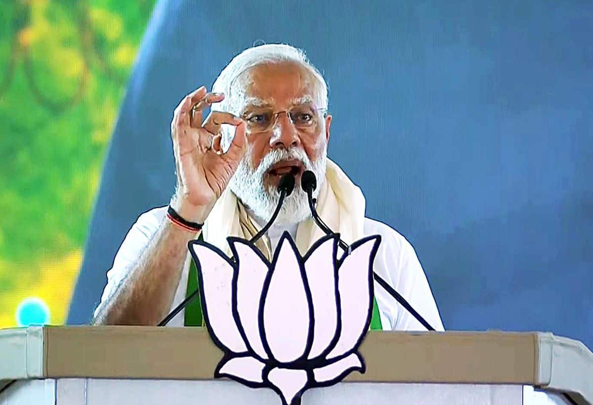 'AAP तो जन्म से ही कट्टर भ्रष्टाचारी हैं', पीएम मोदी ने केजरीवाल और कांग्रेस पर की हमलों की बौछार