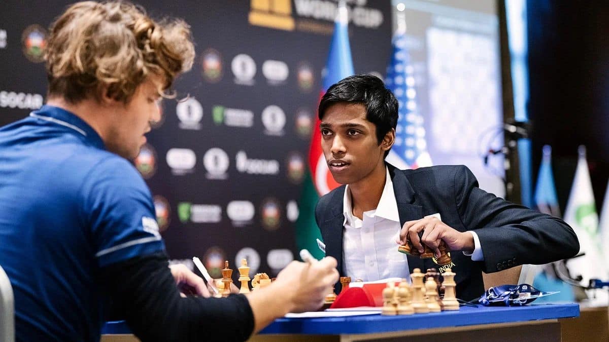 Praggnanandhaa VS Magnus Carlsen: भारतीय ग्रैंडमास्टर प्रज्ञानानंद ने क्लासिकल चेस में रचा इतिहास, पहली बार वर्ल्ड नंबर-1 मैग्नस कार्लसन को दी मात