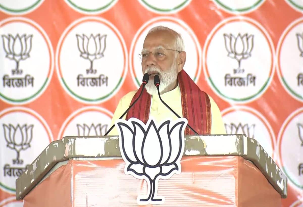 West Bengal Lok Sabha Chunav 2024: कांग्रेस और TMC पर बरसे पीएम मोदी, पश्चिम बंगाल में लोगों को दी पांच गारंटी
