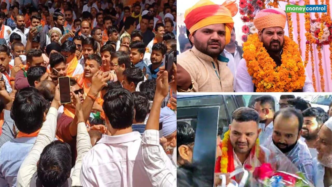 Lok Sabha Chunav 2024: बेटे को टिकट मिलने पर बृजभूषण का शक्ति प्रदर्शन, 700 SUV और 10000 समर्थकों के साथ पर्चा दाखिल