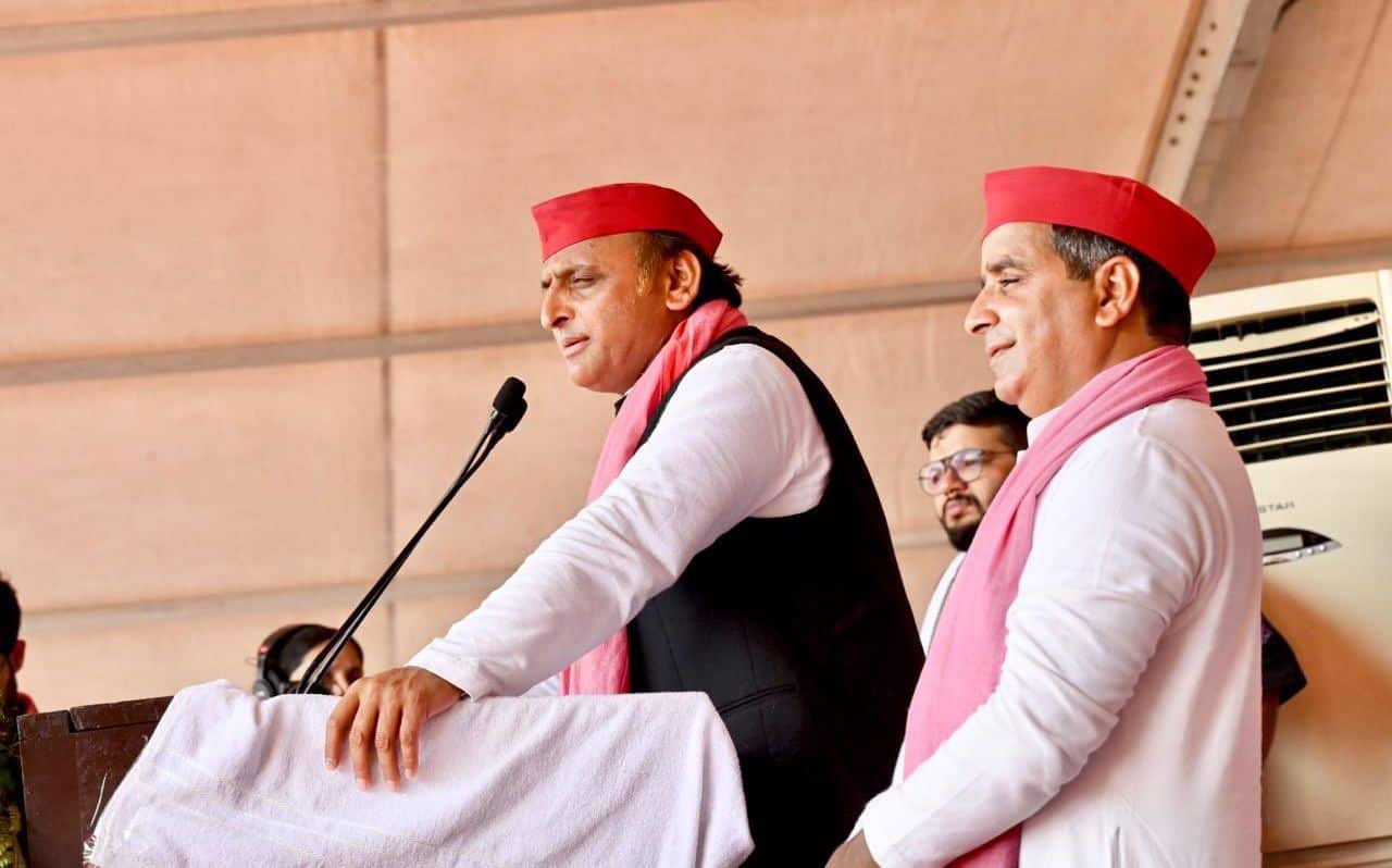 "यादव बनाम यादव की लड़ाई", सपा मुखिया अखिलेश के लिए क्यों आजमगढ़ लोकसभा है "नाक का सवाल"?