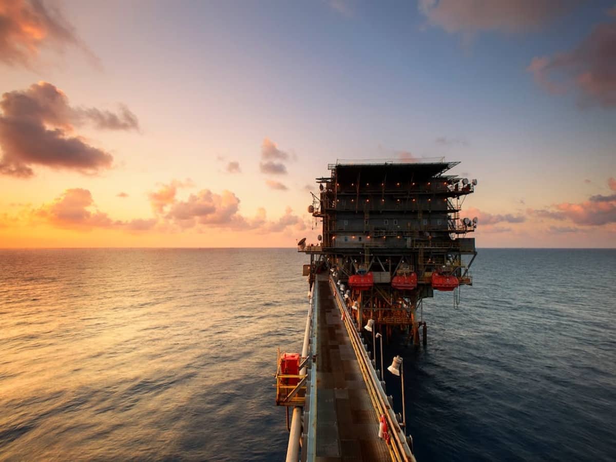 Crude Oil Price: कच्चे तेल की कीमतों में फिर उबाल, OPEC+ की बैठक से पहले इन वजहों से बढ़ी टेंशन