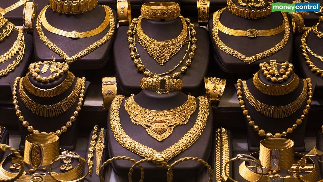 Gold Price Today: 3 जून को फिर सस्ता हुआ सोना, चुनावी नतीजों से पहले गोल्ड में जारी है गिरावट