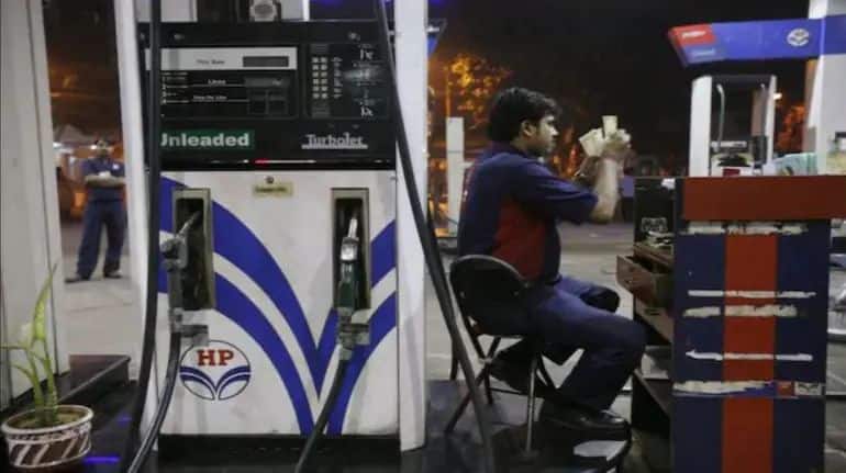 HPCL Q4 Results: हर 2 शेयर पर मिलेगा 1 शेयर फ्री, ₹16.5 का डिविडेंड भी देगी कंपनी; शुद्ध मुनाफा 25% घटा HPCL Q4 Results: हर 2 शेयर पर मिलेगा 1 शेयर फ्री, ₹16.5 का डिविडेंड भी देगी कंपनी; शुद्ध मुनाफा 25% घटा