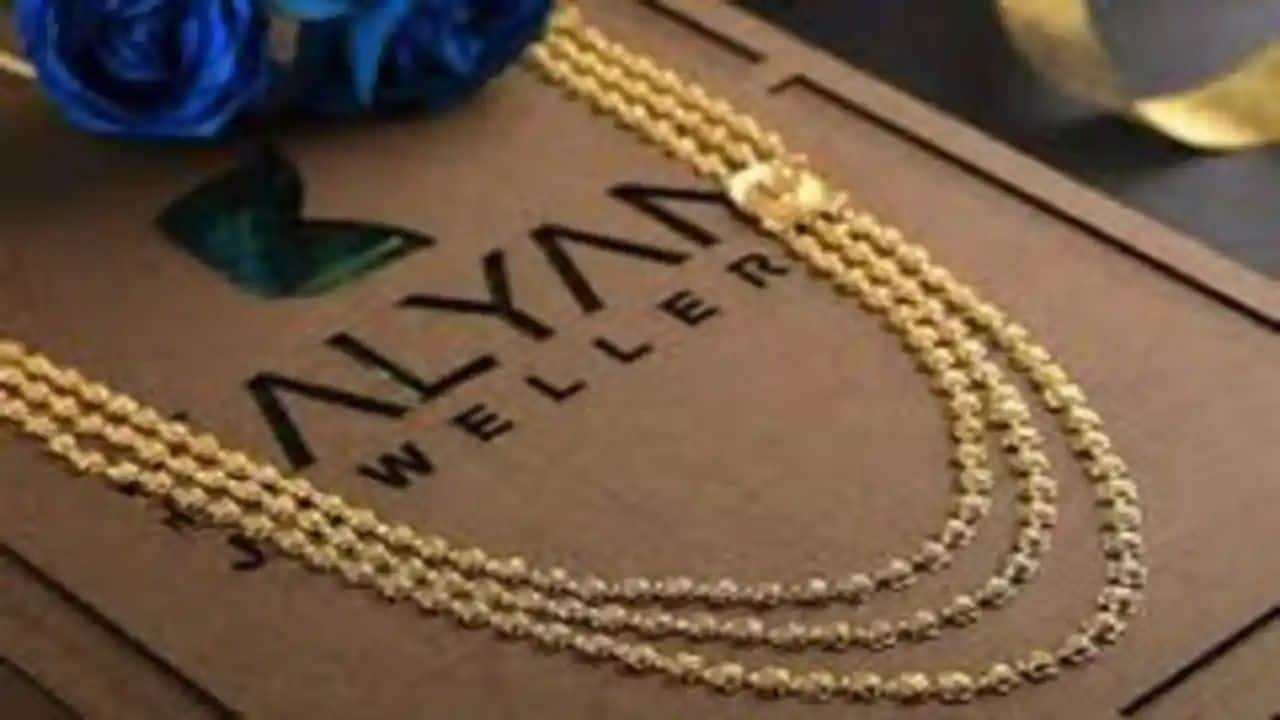 Kalyan Jewellers Share: प्रमोटर्स बढ़ाएंगे हिस्सेदारी, 1300 करोड़ रुपये में 2.36% स्टेक खरीदने की तैयारी – kalyan jewellers share highdell investment to sell 2 36 percent stake to promoter for rs 1300 crore