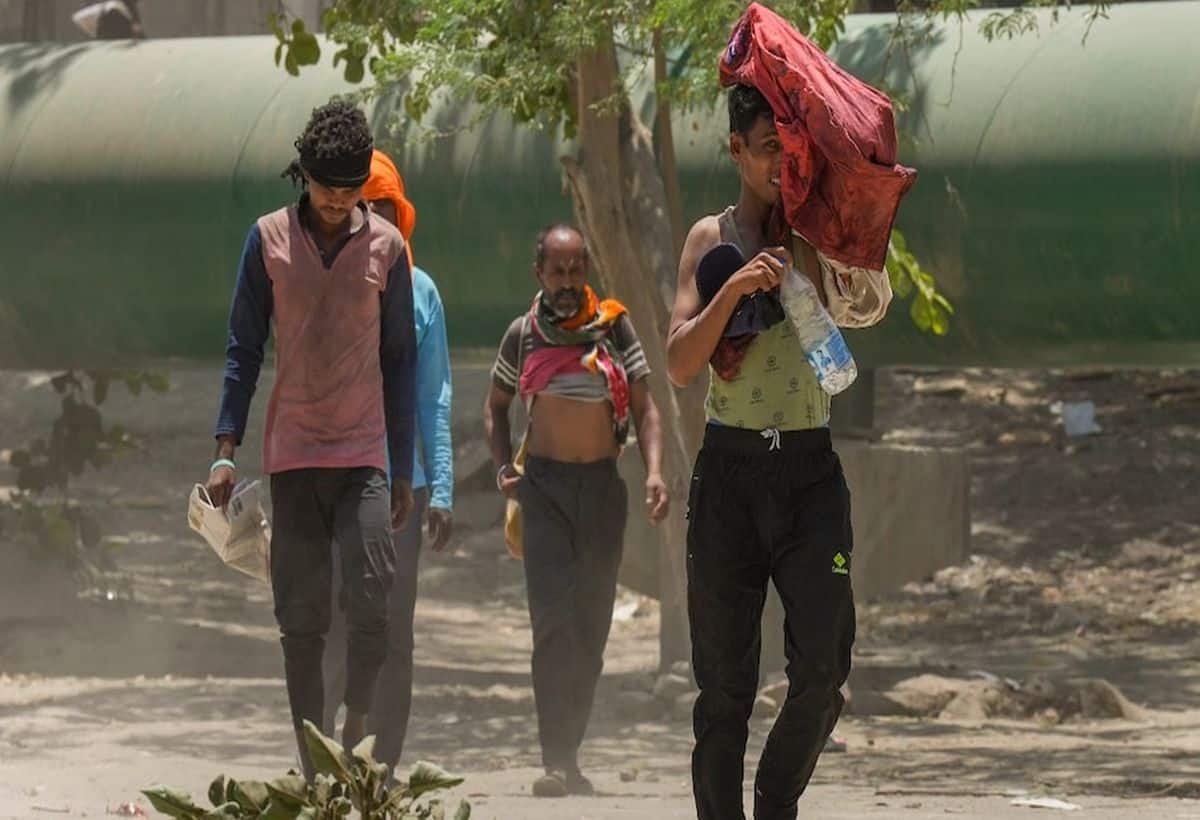 Bihar elections : बिहार चुनाव के चलते मजदूरों की हुई कमी, इंडस्ट्री में उत्पादन 20-30% घटा Bihar elections : बिहार चुनाव के चलते मजदूरों की हुई कमी, इंडस्ट्री में उत्पादन 20-30% घटा