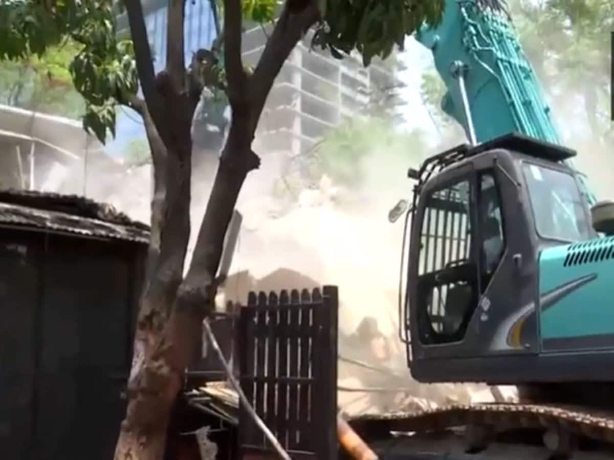 Pune Porsche accident: एक्शन में म्यूनिसिपल कॉरपोरेशन, अवैध बार और पब्स के खिलाफ कार्रवाई; दो को किया ध्वस्त