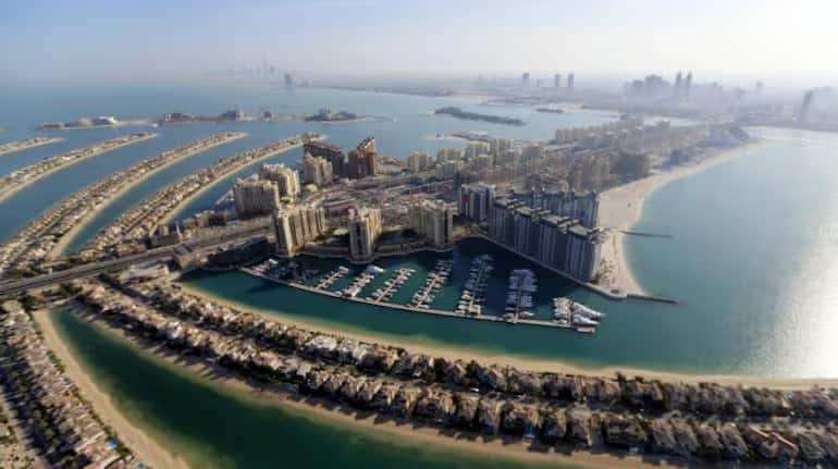 UAE ने पर्यावरण कार्यकर्ताओं के लिए 'ब्लू रेजिडेंसी' स्कीम शुरू की, जानिए इस स्कीम की खास बातें UAE ने पर्यावरण कार्यकर्ताओं के लिए 'ब्लू रेजिडेंसी' स्कीम शुरू की, जानिए इस स्कीम की खास बातें
