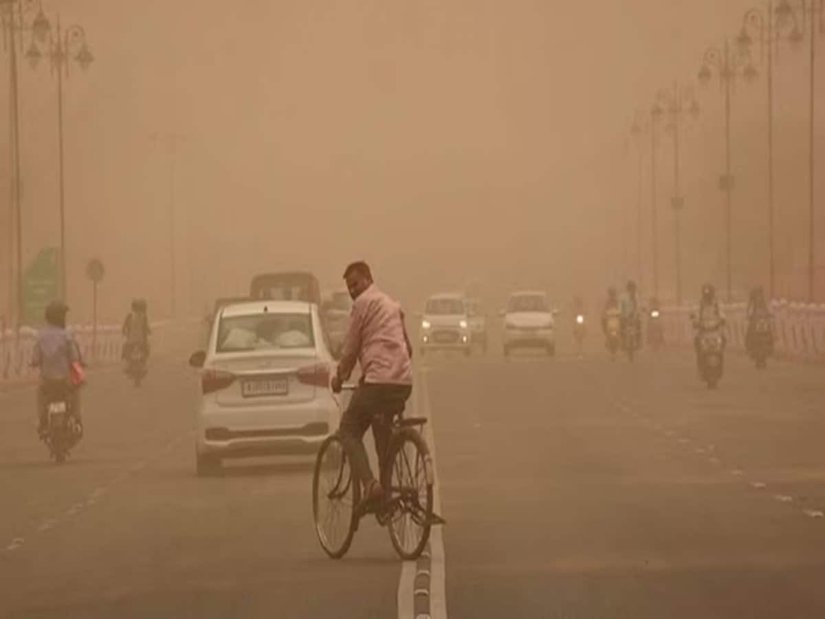 Weather Update: चुनाव के चौथे चरण में लू से राहत, UP में धूल भरी आंधी और गरज के साथ बिजली गिरने की संभावना Weather Update: चुनाव के चौथे चरण में लू से राहत, UP में धूल भरी आंधी और गरज के साथ बिजली गिरने की संभावना