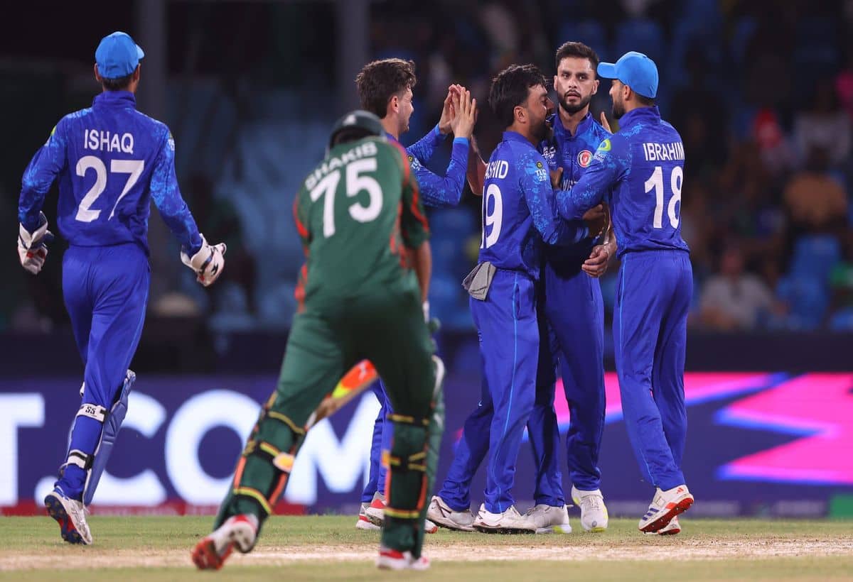 T20 World Cup 2024: अफगानिस्तान ने रचा इतिहास, बांग्लादेश को रौंद पहली बार सेमीफाइनल में मारी एंट्री T20 World Cup 2024: अफगानिस्तान ने रचा इतिहास, बांग्लादेश को रौंद पहली बार सेमीफाइनल में मारी एंट्री