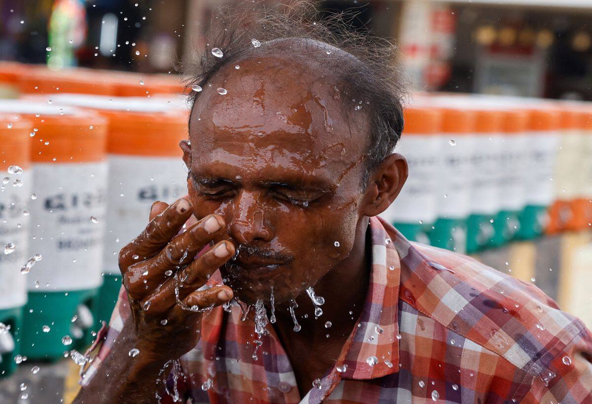 Heatwave: मार्च से मई के बीच देश में लू से 56 लोगों की मौत, 25,000 हीट स्ट्रोक के सामने आए मामले Heatwave: मार्च से मई के बीच देश में लू से 56 लोगों की मौत, 25,000 हीट स्ट्रोक के सामने आए मामले