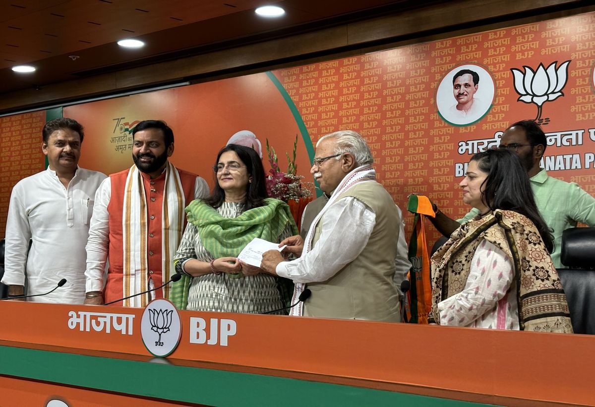 किरण चौधरी अपनी बेटी श्रुति के साथ BJP में शामिल, हरियाणा चुनाव से पहले कांग्रेस को बड़ा झटका