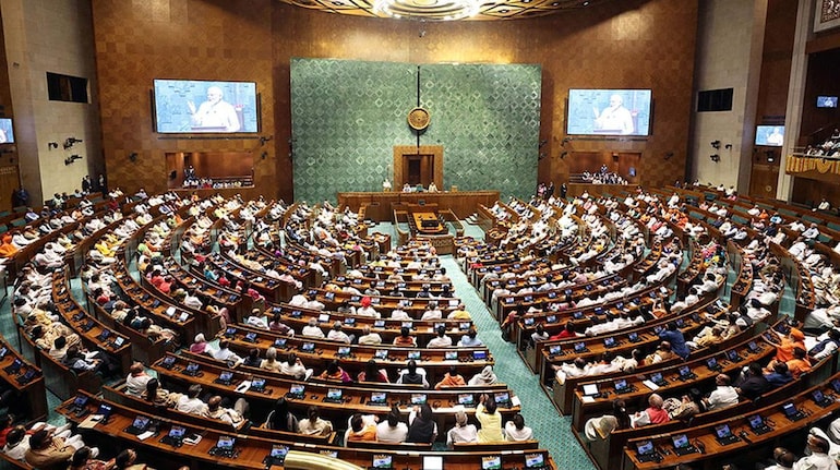 Parliament Session: आज से संसद का बजट सत्र शुरू, पीएम मोदी के साथ नए सांसद  लेंगे शपथ | Moneycontrol Hindi