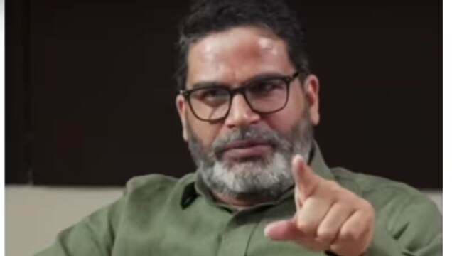 नीतीश कुमार के पीएम नरेंद्र मोदी के पैर छूने की कोशिश पर प्रशांत किशोर ने यह क्या कह दिया