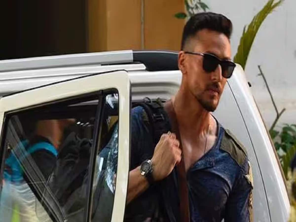 Tiger Shroff Fee: 'बड़े मियां छोटे मियां' और 'गणपत' के लिए टाइगर श्रॉफ को मिले ₹165 करोड़, प्रोड्यूसर का बड़ा दावा Tiger Shroff Fee: 'बड़े मियां छोटे मियां' और 'गणपत' के लिए टाइगर श्रॉफ को मिले ₹165 करोड़, प्रोड्यूसर का बड़ा दावा