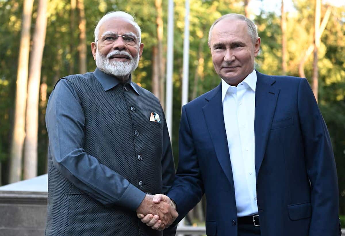 PM Modi Russia Visit: रूसी सेना में भर्ती हुए भारतीयों की होगी स्वदेश वापसी, 'प्राइवेट मीटिंग' में पुतिन ने पीएम मोदी को दिया भरोसा