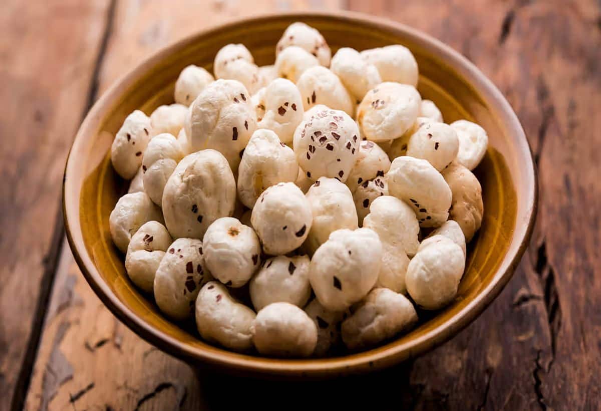 Diabetes Diet: मखाना है गुणों की खान, ब्लड शुगर रहेगा कंट्रोल, ऐसे करें सेवन