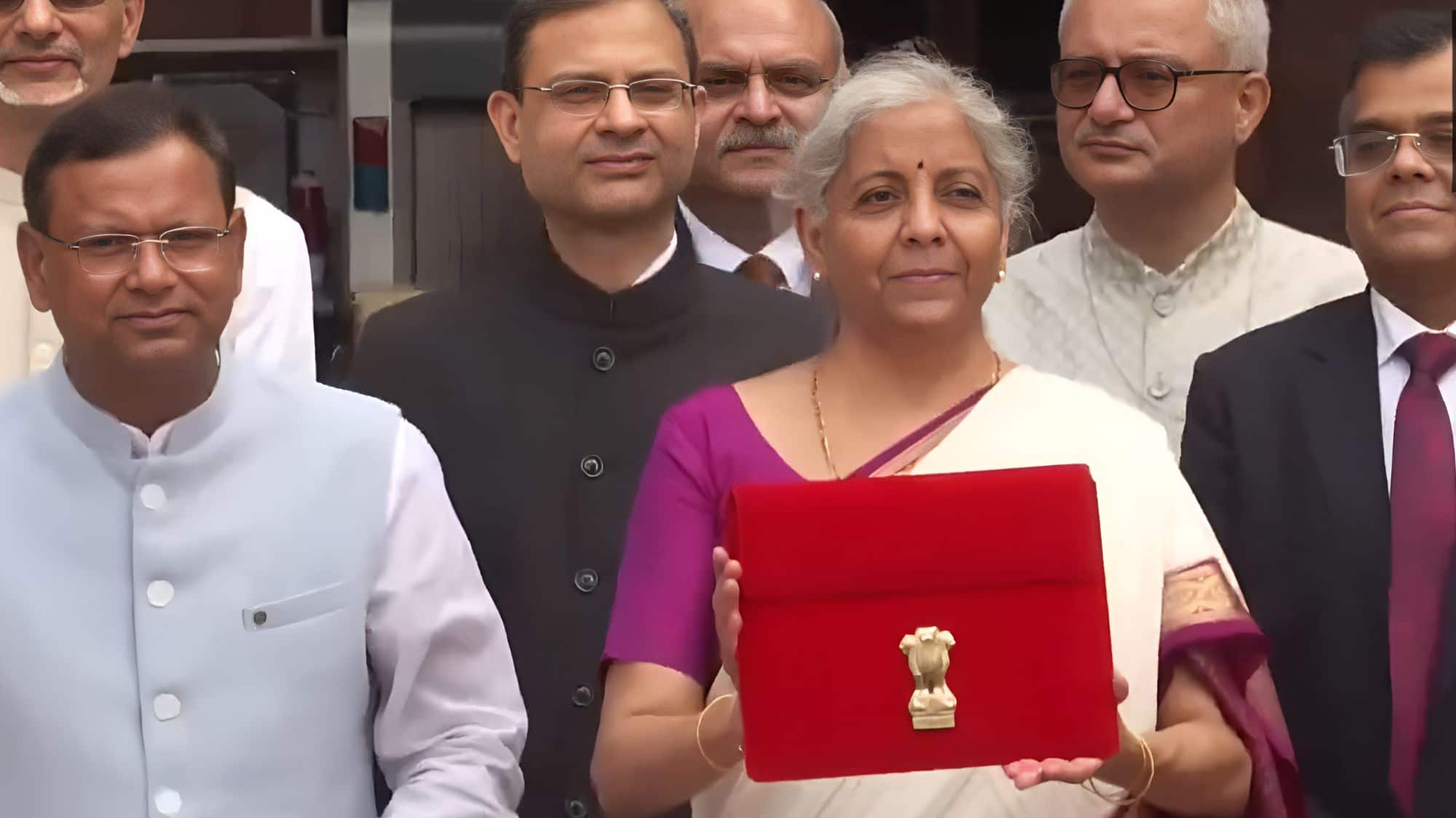 India Budget: निर्मला सीतारमण बजट पेश करके आज रच देंगी इतिहास, किसी भी महिला को आज तक इतनी बार नहीं मिला मौका