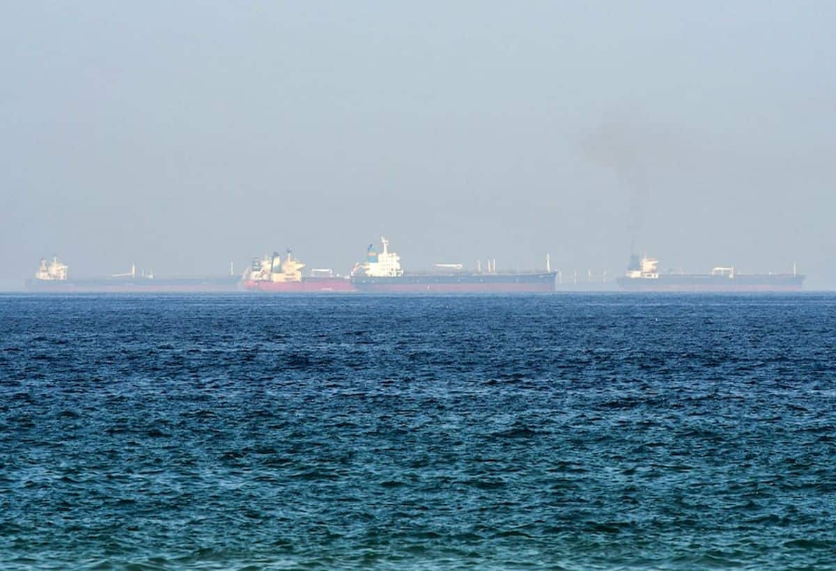 Oman oil tanker capsized: ओमान तट के पास पलटा तेल टैंकर, 13 भारतीय सहित चालक दल के 16 लोग लापता