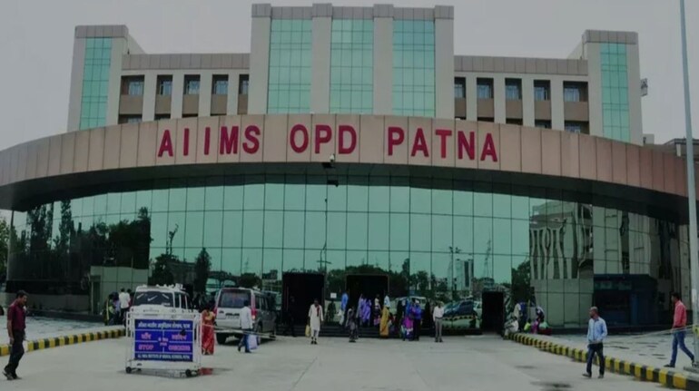 NEET Paper Leak: CBI ने AIIMS पटना के चार छात्रों के किया गिरफ्तार, आरोपी  के लिए प्रशन पत्र सॉल्व करने का आरोप | Moneycontrol Hindi