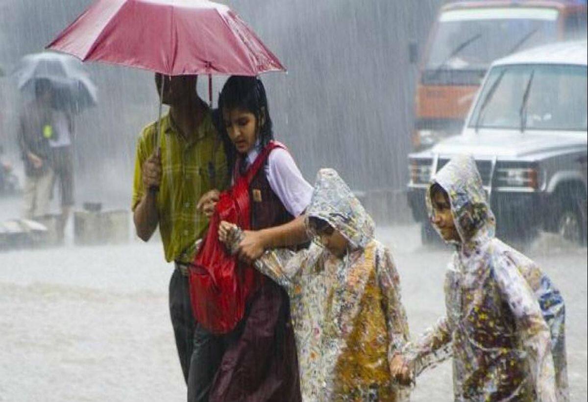 Weather Updates: महाराष्ट्र, गोवा और कर्नाटक में रेड अलर्ट जारी, देश के 9 राज्यों में ऑरेंज अलर्ट, जानें दिल्ली में मौसम का हाल? Weather Updates: महाराष्ट्र, गोवा और कर्नाटक में रेड अलर्ट जारी, देश के 9 राज्यों में ऑरेंज अलर्ट, जानें दिल्ली में मौसम का हाल?