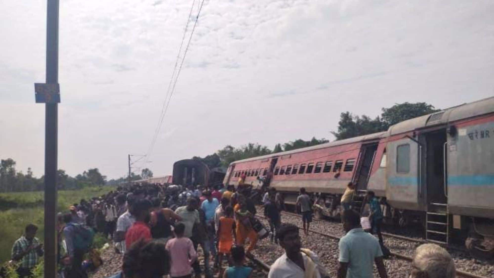 UP Train Accident: चंडीगढ़-डिब्रूगढ़ एक्सप्रेस के 12 डिब्बे पटरी से उतरे, अब तक 4 लोगों की मौत