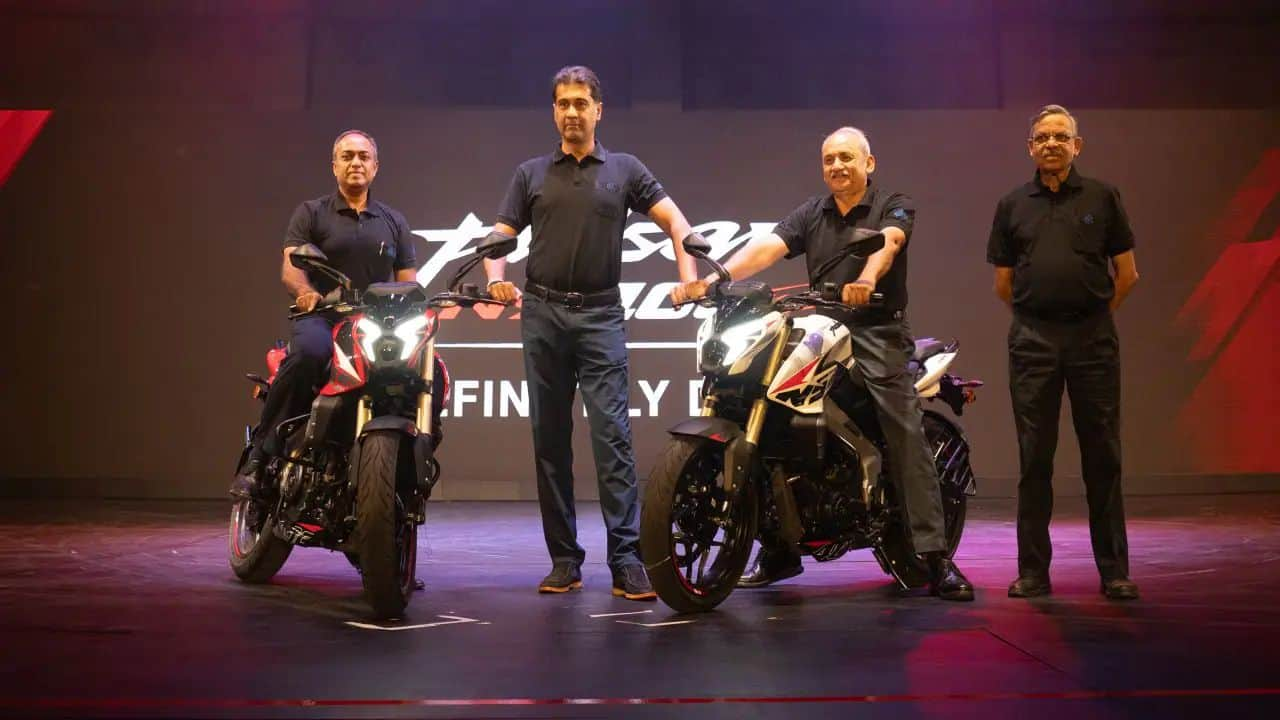 Bajaj Bikes on Flipkart: अब फ्लिपकार्ट पर भी मिलेंगी बजाज की सभी बाइकें, जानें घर बैठे कैसे करें ऑर्डर