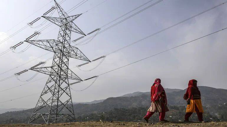 REC के शेयर में 10 लाख छोटे शेयरधारकों ने लगाया पैसा; LIC ने भी खरीदी हिस्सेदारी, म्यूचुअल फंड्स ने घटाई REC के शेयर में 10 लाख छोटे शेयरधारकों ने लगाया पैसा; LIC ने भी खरीदी हिस्सेदारी, म्यूचुअल फंड्स ने घटाई