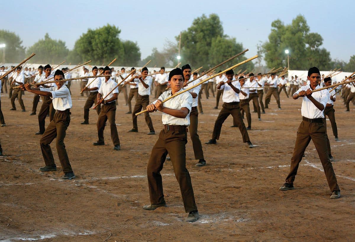 RSS के कार्यक्रमों में अब शामिल हो सकेंगे सरकारी कर्मचारी! केंद्र ने ...