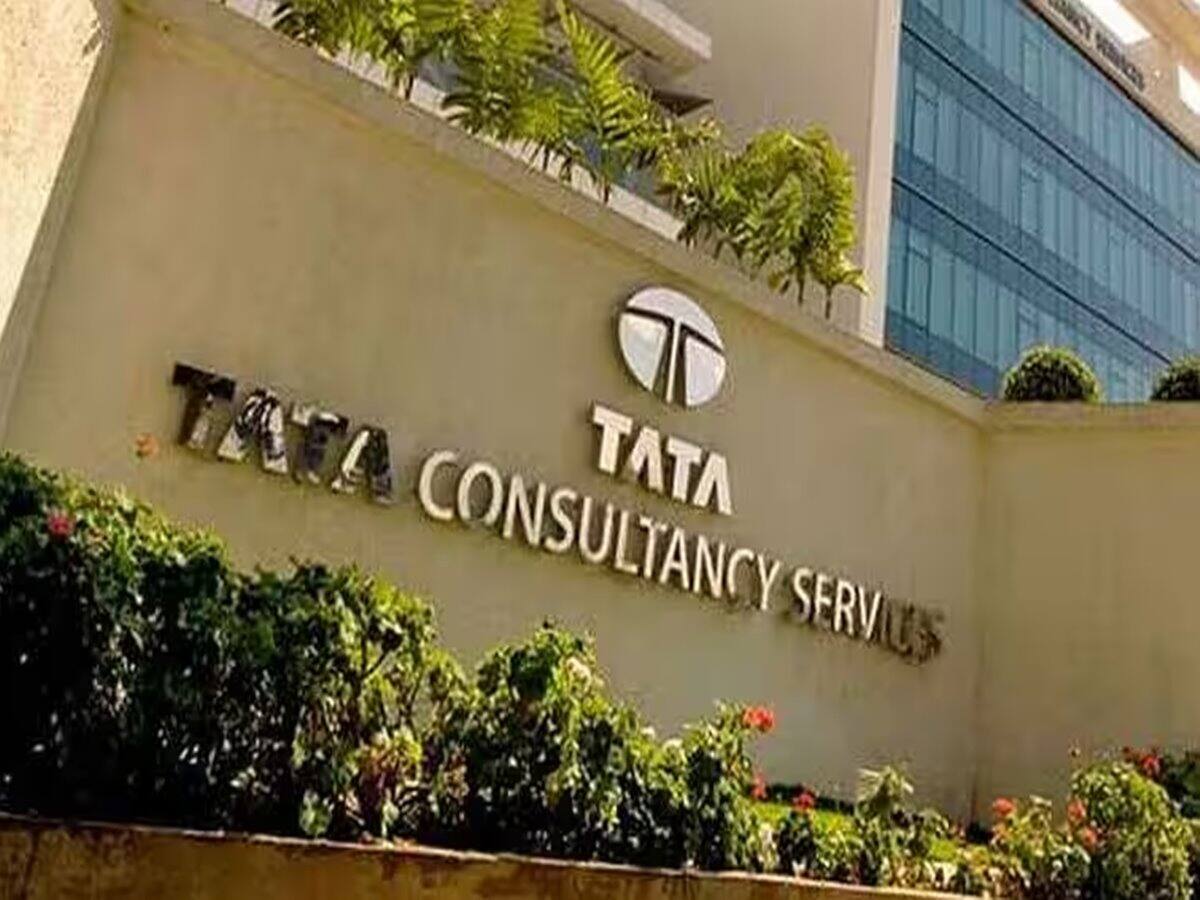 बिजनेस डिमांड में सुस्ती की वजह से TCS में सीनियर एंप्लॉयीज के वैरिएबल पे में कटौती