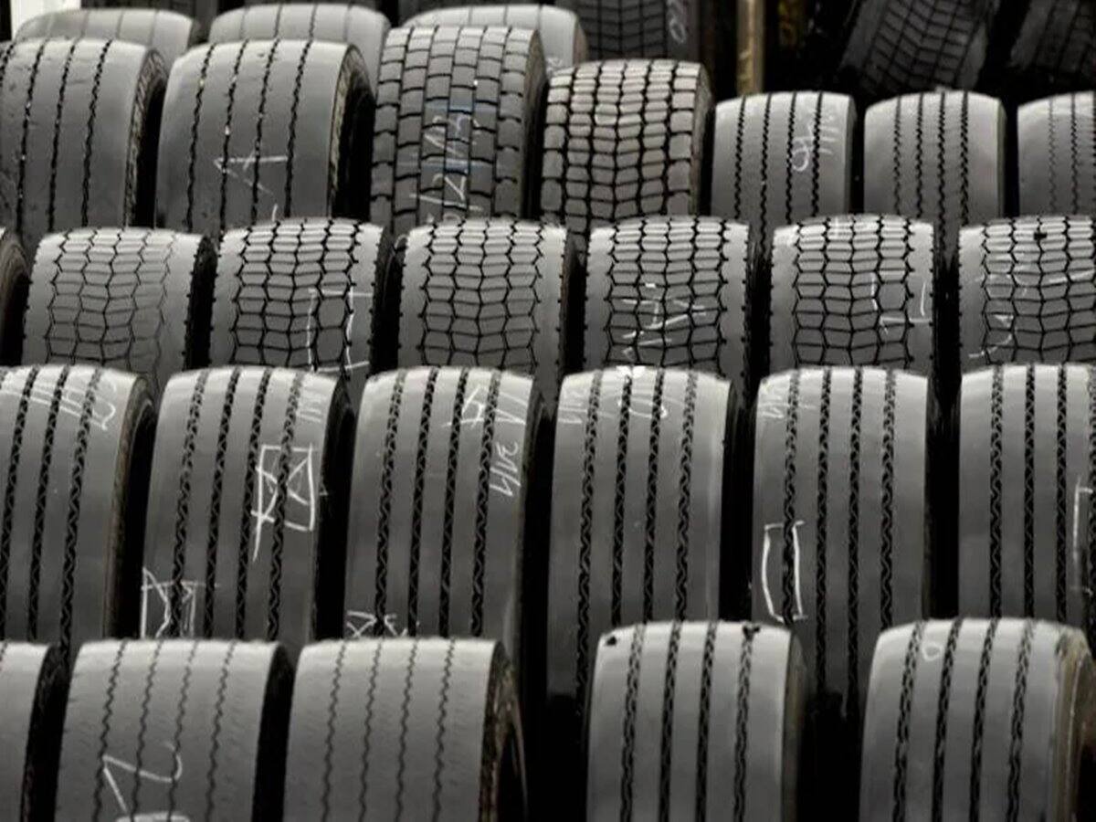 Tyre Stocks: टायर कंपनियों के शेयरों में 12% तक की भारी तेजी, MRF ने किया दाम बढ़ाने का ऐलान Tyre Stocks: टायर कंपनियों के शेयरों में 12% तक की भारी तेजी, MRF ने किया दाम बढ़ाने का ऐलान