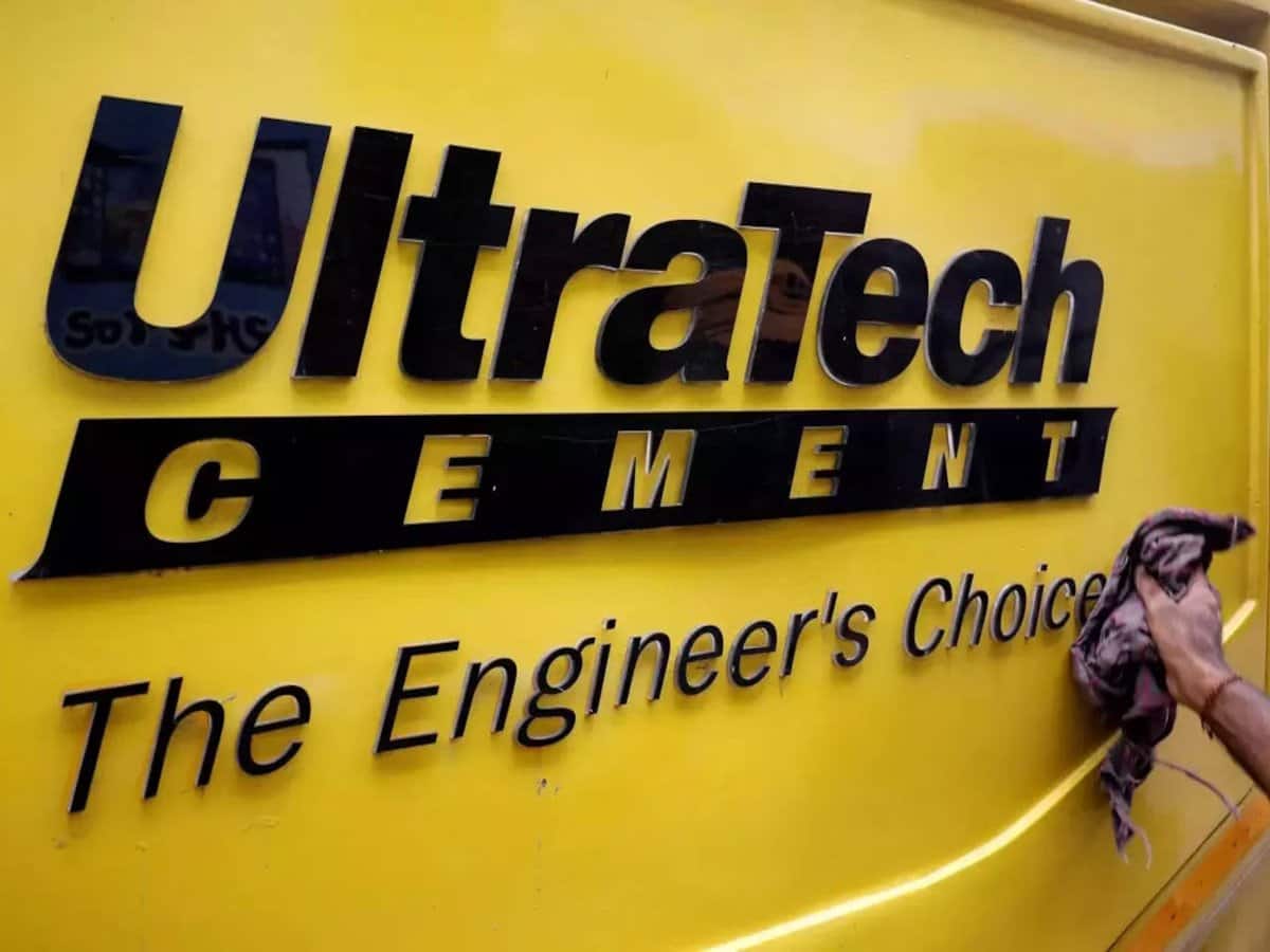 UltraTech Cement Q1 Result: अप्रैल-जून तिमाही में रेवेन्यू 2% बढ़ा, शुद्ध मुनाफा रहा फ्लैट
