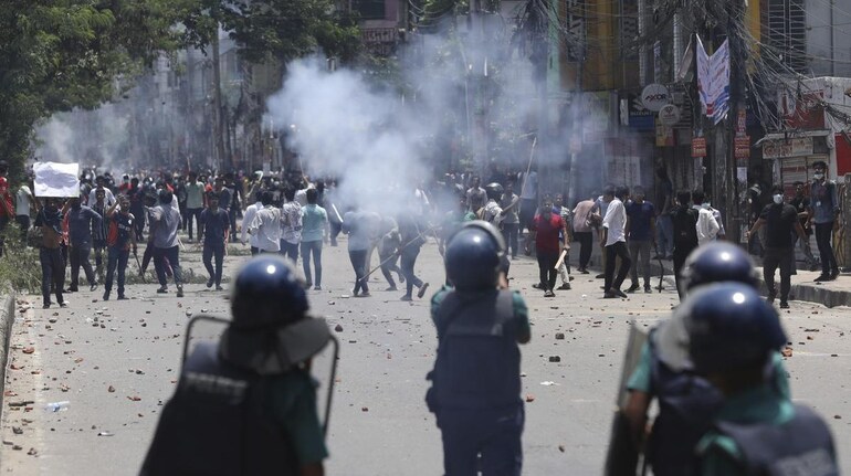 Bangladesh Violence: बांग्लादेश में फिर भड़की हिंसा! 91 लोगों की मौत, देशभर  में कर्फ्यू का ऐलान, सभी सोशल मीडिया प्लेटफॉर्म बंद - bangladesh violence  32 killed in fresh ...