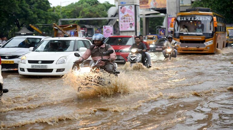 Hyderabad Rains: हैदराबाद में मूसलाधार बारिश, 23 अगस्त तक येलो अलर्ट जारी, स्कूलों में छुट्टी घोषित - hyderabad rains imd issues yellow alert till aug 23 telangana government declares ...