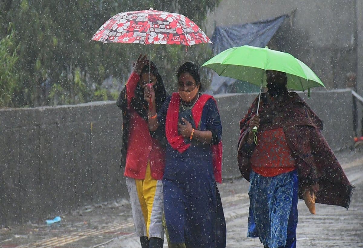 Weather Update: दिल्ली-NCR में हल्की बारिश के आसार, राजस्थान और पश्चिम बंगाल समेत कई राज्यों में ऑरेंज अलर्ट जारी