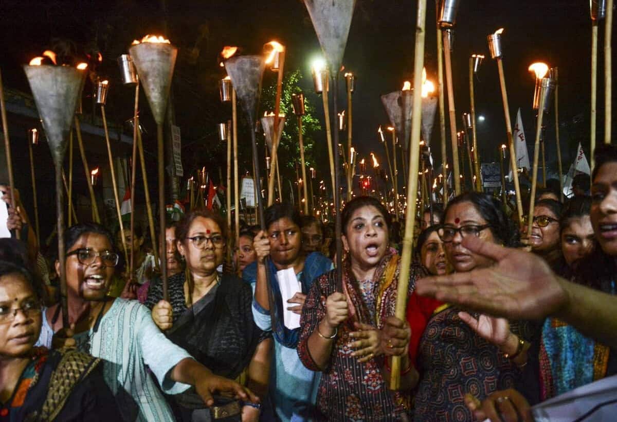 Kolkata Doctor Rape-Murder Case LIVE: पश्चिम बंगाल की राजधानी कोलकाता में बंद के साथ तनावपूर्ण स्थिति बनी हुई है