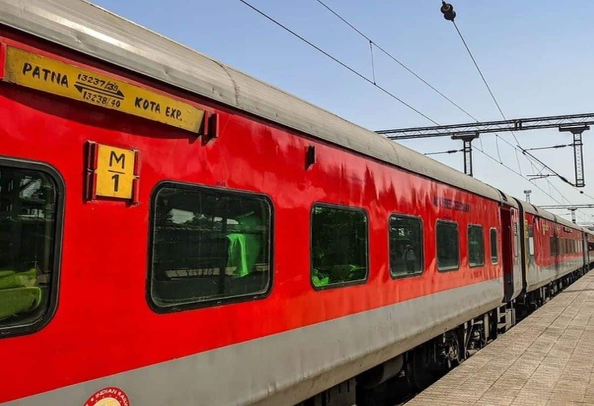 Indian Railways: थर्ड AC से भी सस्ता इस कोच में बुक करें टिकट, मिलेगा एसी का मजा, सफर हो जाएगा सुहाना