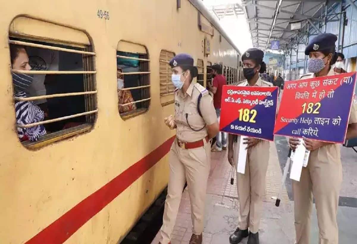 Indian Railways: ट्रेन में महिलाओं के सफर में रहेगी ‘मेरी सहेली’, यात्रा पर रखेगी पूरा ख्याल