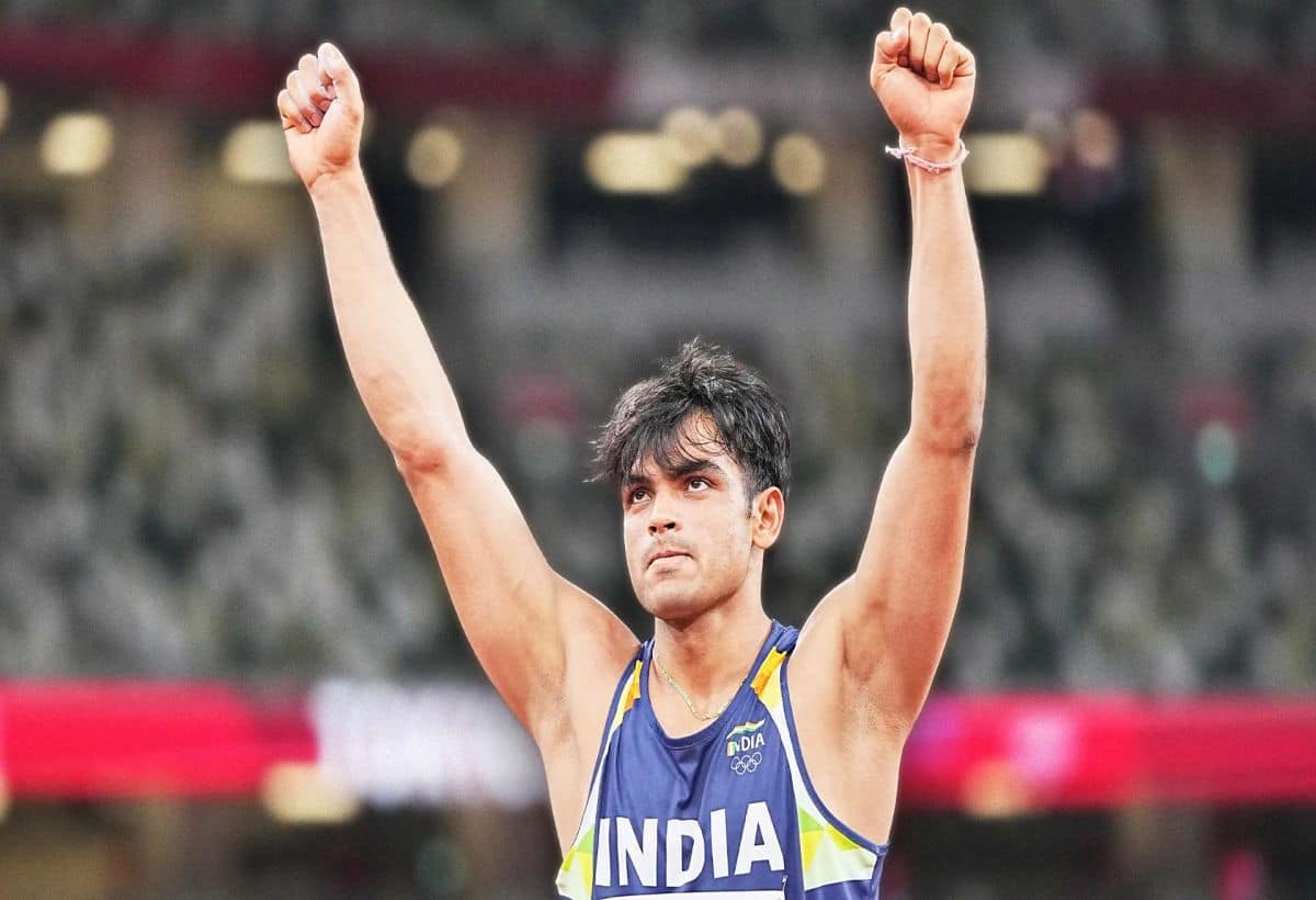 गोल्ड जीतने पर नीरज चोपड़ा पर हुई थी पैसों की बारिश, 13 करोड़ नगद से लेकर लग्जरी कार तक के मिले थे तोहफे गोल्ड जीतने पर नीरज चोपड़ा पर हुई थी पैसों की बारिश, 13 करोड़ नगद से लेकर लग्जरी कार तक के मिले थे तोहफे